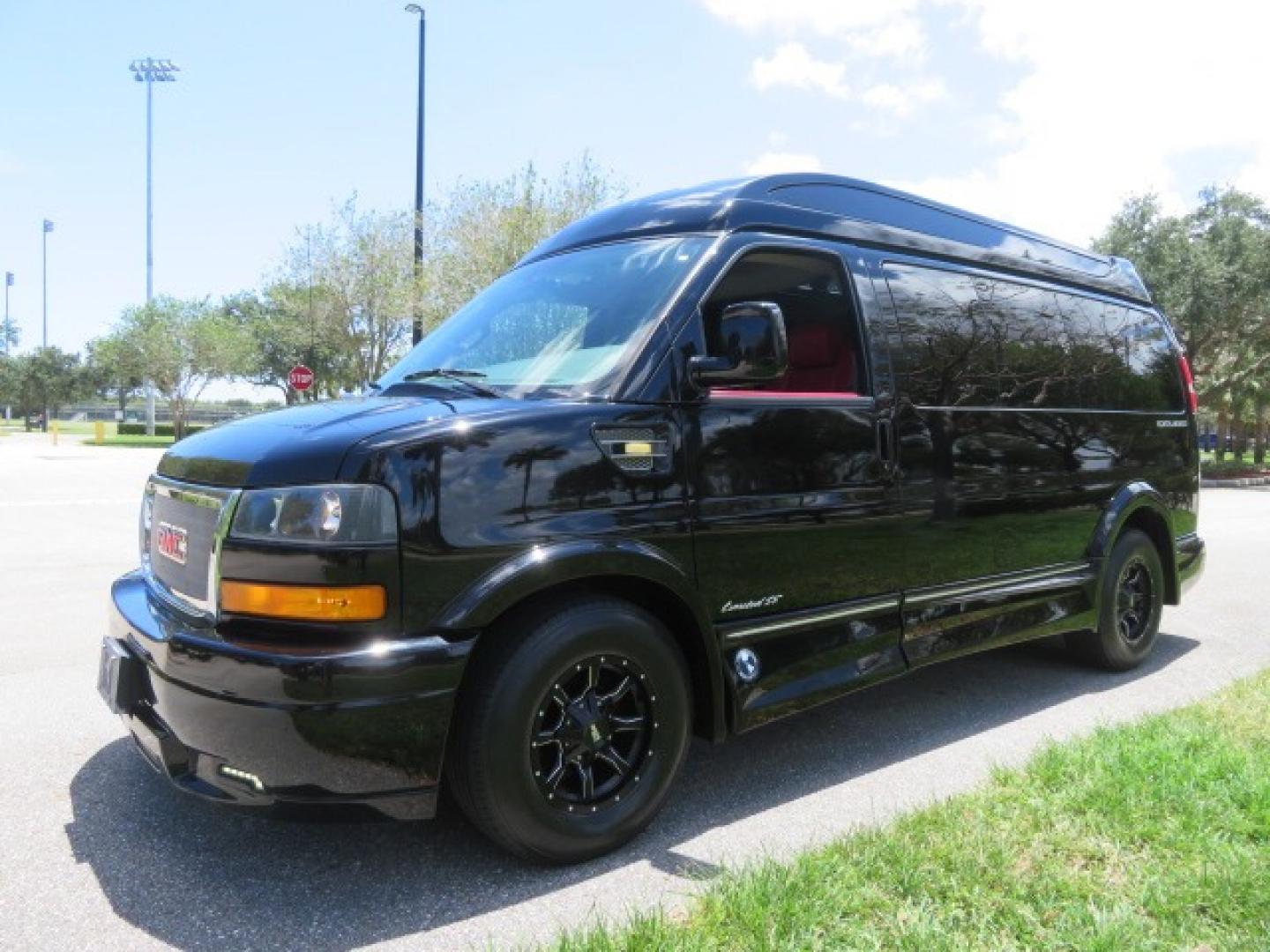 2018 Black /Red GMC Savana G2500 Cargo (1GTW7AFG9J1) with an 6.0L V8 OHV 16V FFV engine, 6A transmission, located at 4301 Oak Circle #19, Boca Raton, FL, 33431, (954) 561-2499, 26.388861, -80.084038 - Photo#7